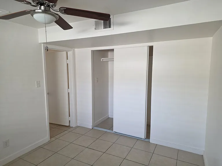 9215 N 13th Pl #5 — Photo 15