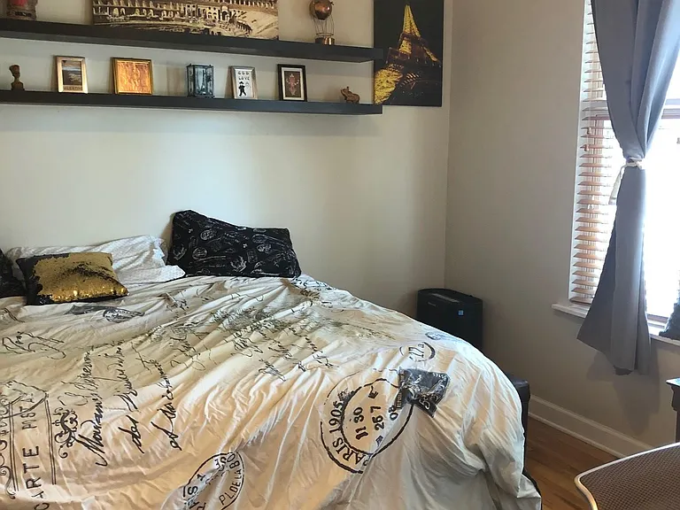 Master Bedroom Fits King Size Bed