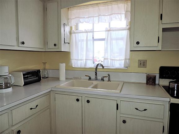 5th image of 2916 Crosley Dr E APT K