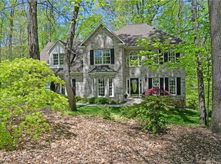 8402 Crichton Ct, Oak Ridge, NC 27310