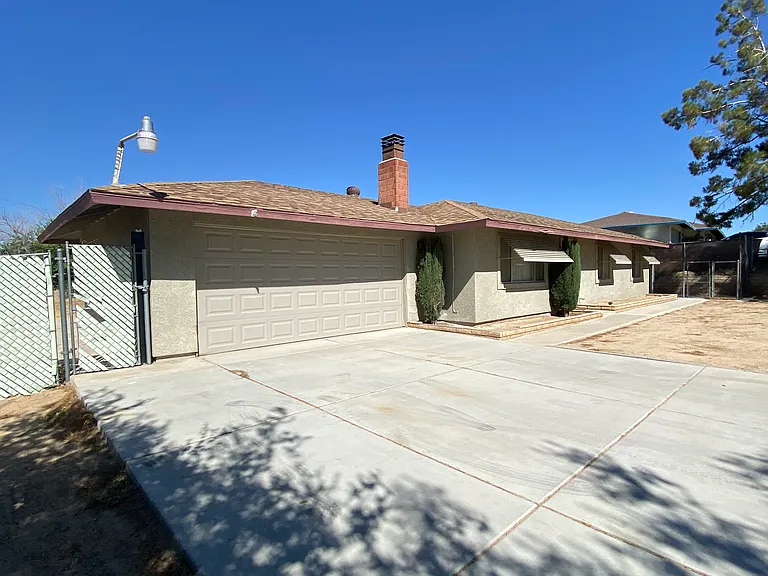 16463 Solvang Ave — Photo 2