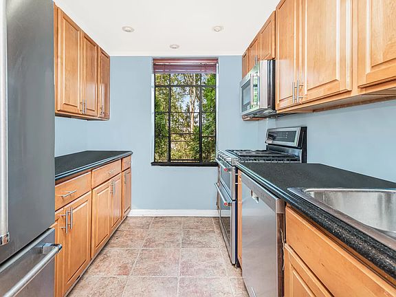 5th image of 3001 Henry Hudson Pkwy APT 3A