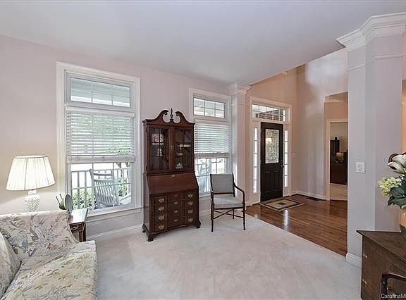 5th image of 9304 Briarwick Ln