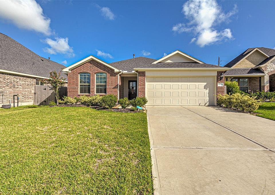 1st image of 31114 Gulf Cypress Ln
