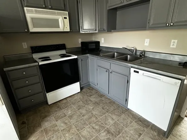 5208 Collier Ct, Jefferson City, MO 65109