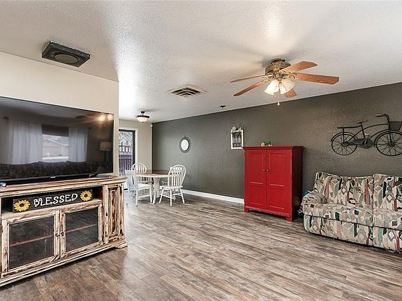 2nd image of 3472 Canyon Dr