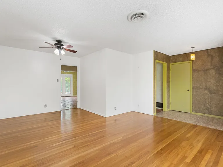123 Westchester Dr — Photo 8