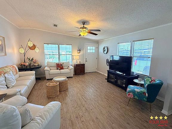 5th image of 411 La Coquina