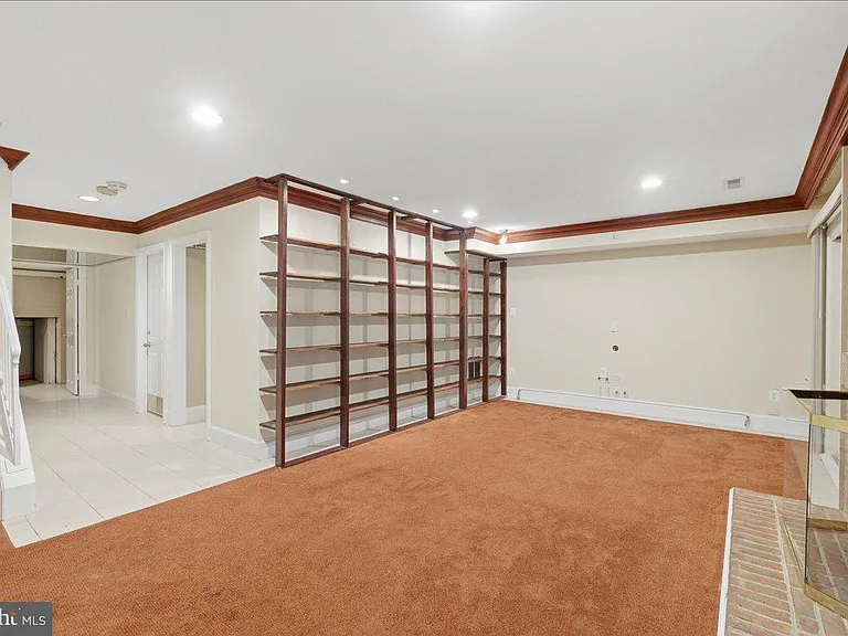 1433 McLean Mews Ct — Photo 39