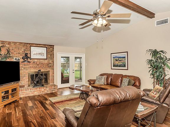 5th image of 3321 Latham Dr