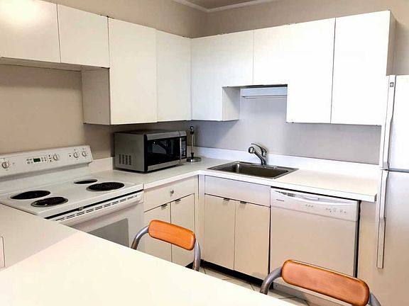 5th image of 1560 N Sandburg Ter APT 1710
