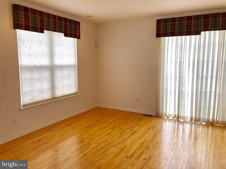 1081 Chanticleer — Photo 6