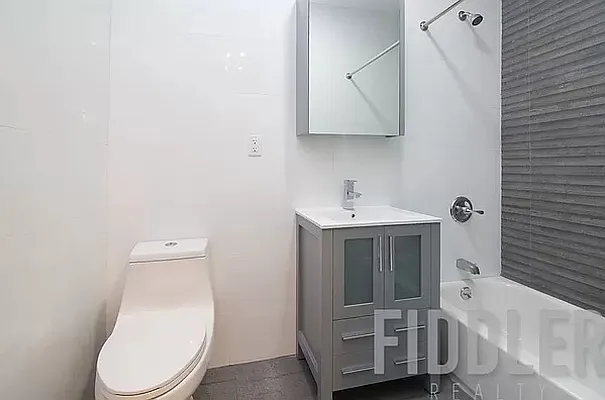 Rented by EXR | media 12