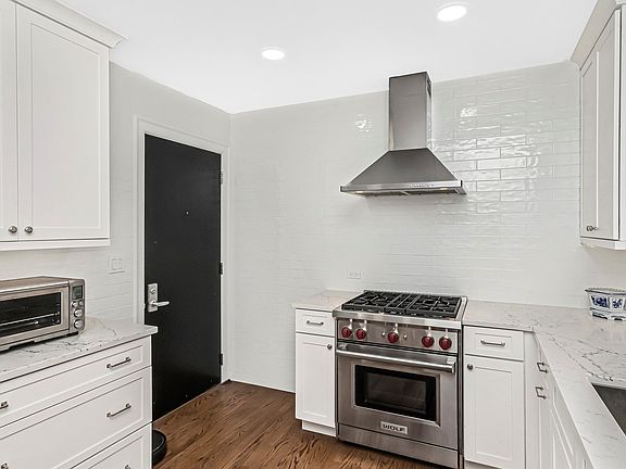 3rd image of 3300 N Lake Shore Dr APT 12D