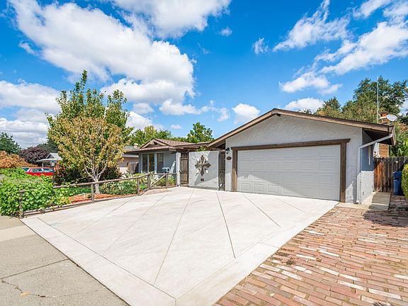 2nd image of 7009 Brookcrest Way