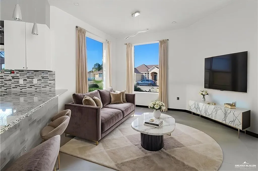 3 bed, 2.5 bath, 1604 sqft, $2,150 — Photo 3