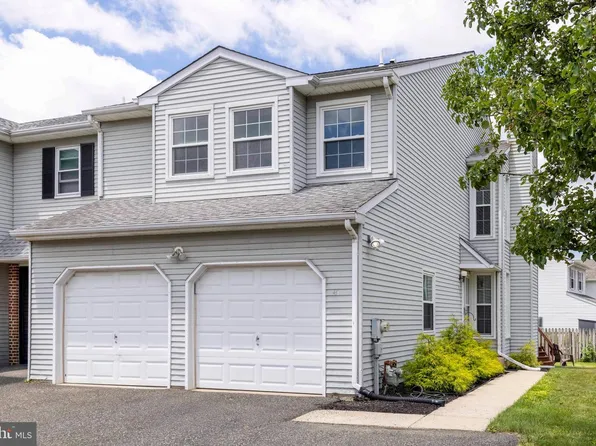 211 Orchard Dr, North Wales, PA 19454