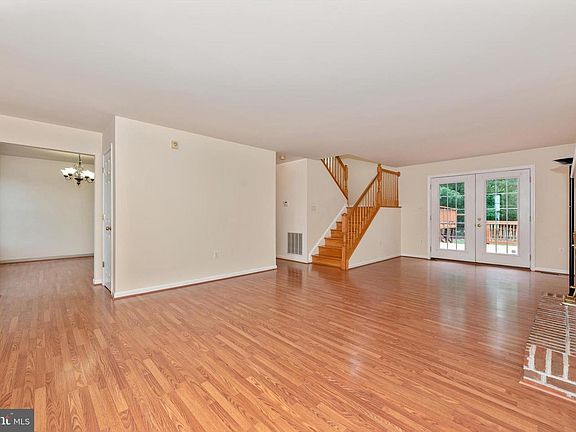 4th image of 13008 Primrose Ln