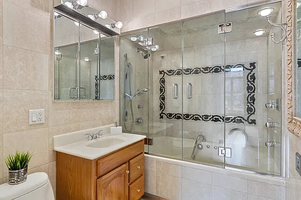 Sold by Compass | media 17