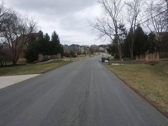 4th image of 9013 Wintergreen Dr
