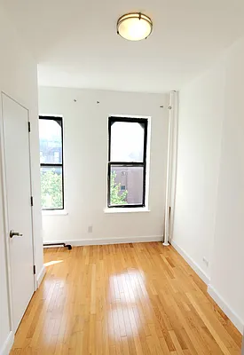 Rented by Compass | media 7