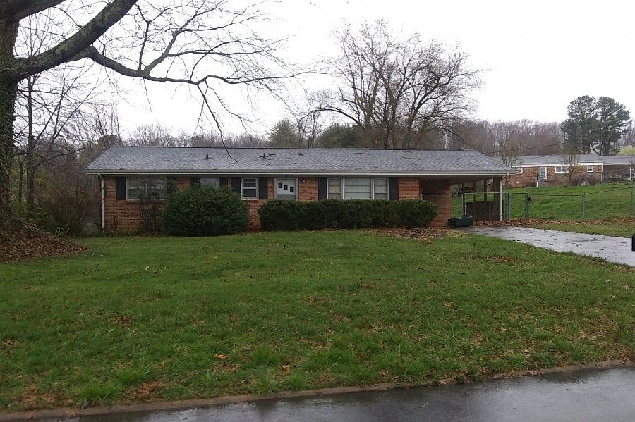 1st image of 5 Machamer Ct