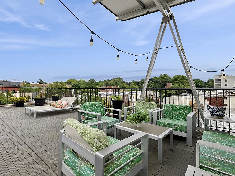 179 32nd St #3 — Photo 9