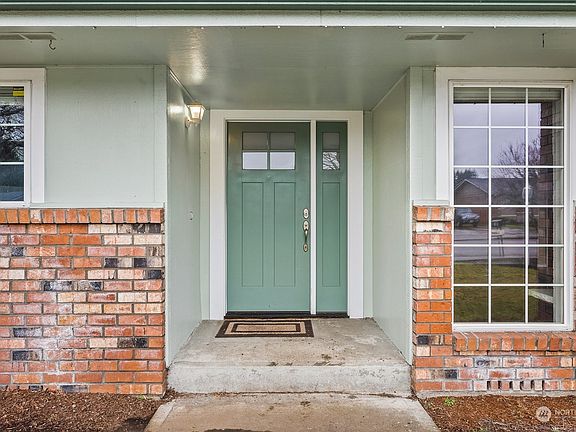 4th image of 702 Scott Drive