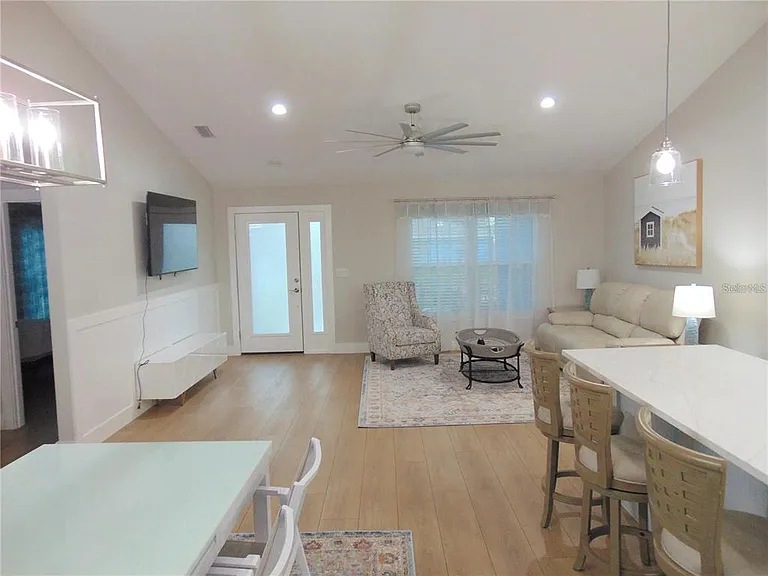 451 Tanager Rd — Photo 3