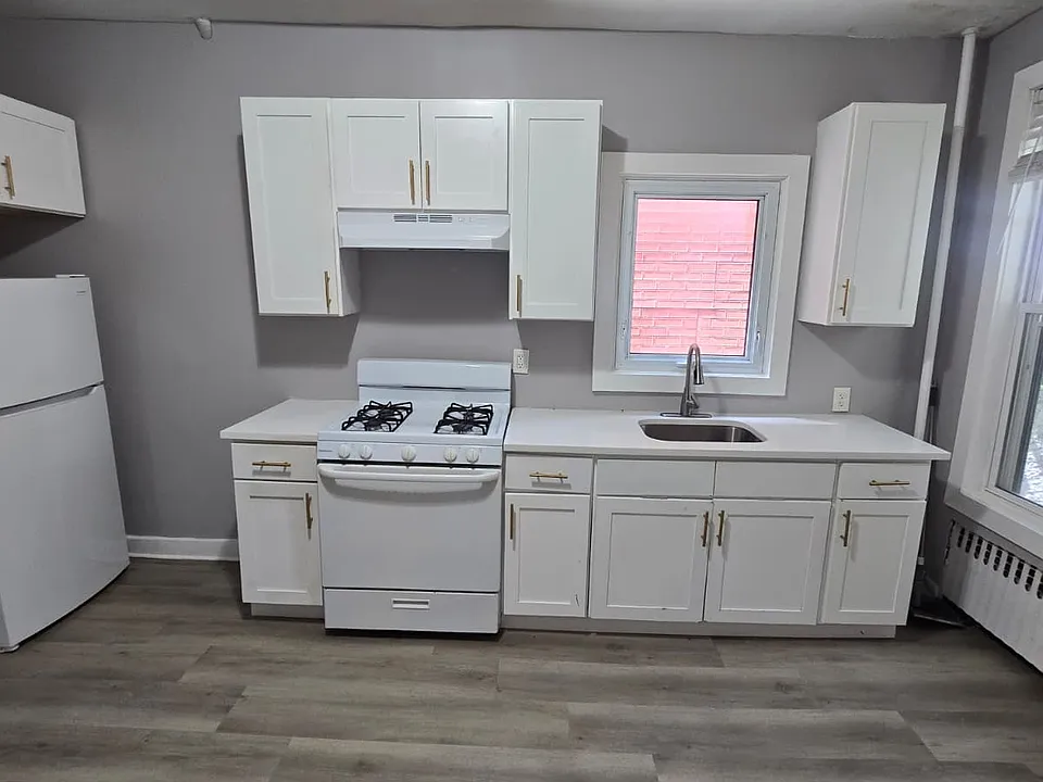 254 Clinton Ave #1B