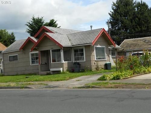 2nd image of 324 NW Connell Ave