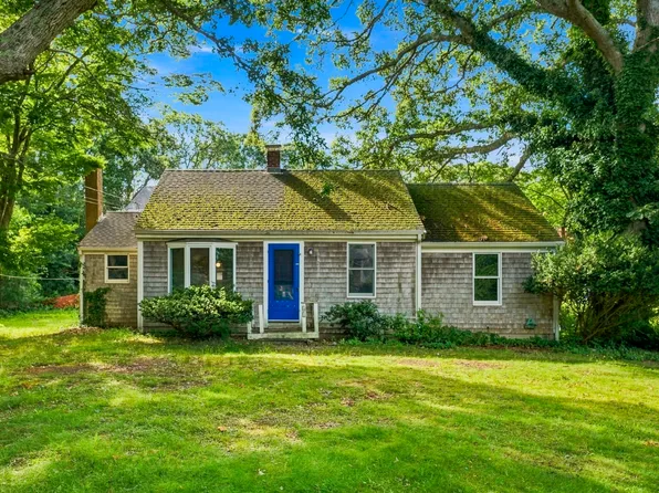 61 Winemack St, Oak Bluffs, MA 02557