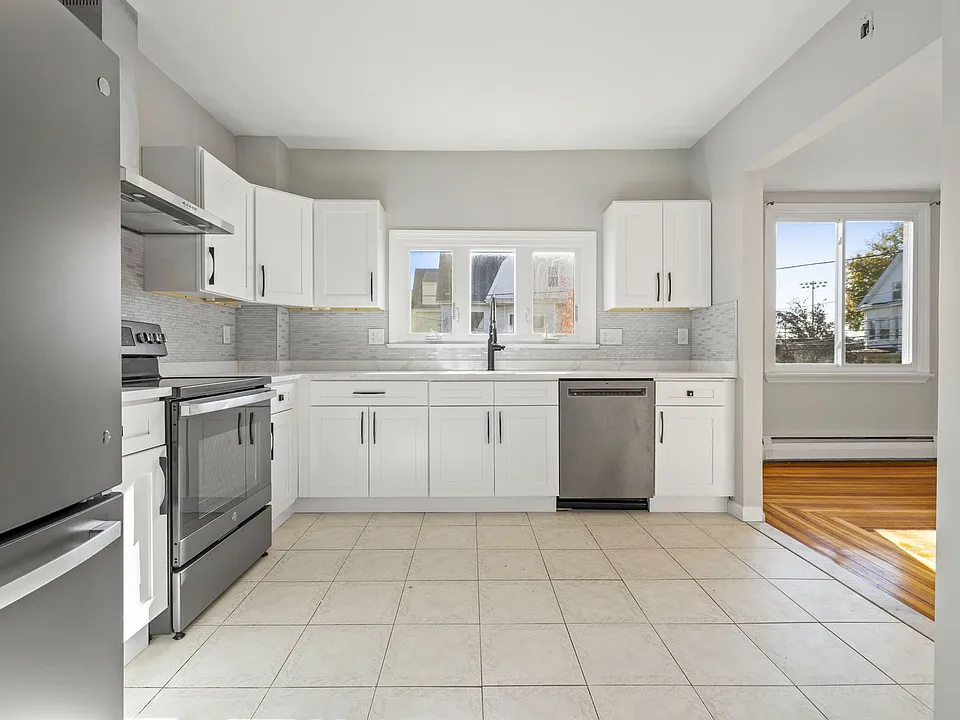 42 William St #1