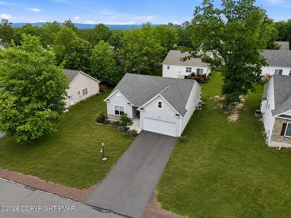 310 Golden Oaks Dr, White Haven, PA 18661