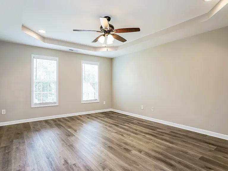332 Chamberlain Dr — Photo 11