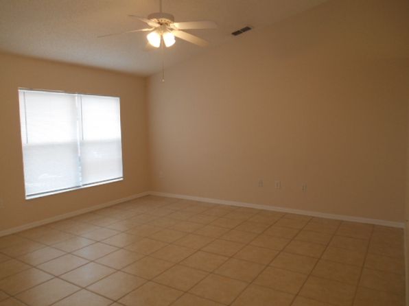 844 Charles Ave, Orange City, FL 32763