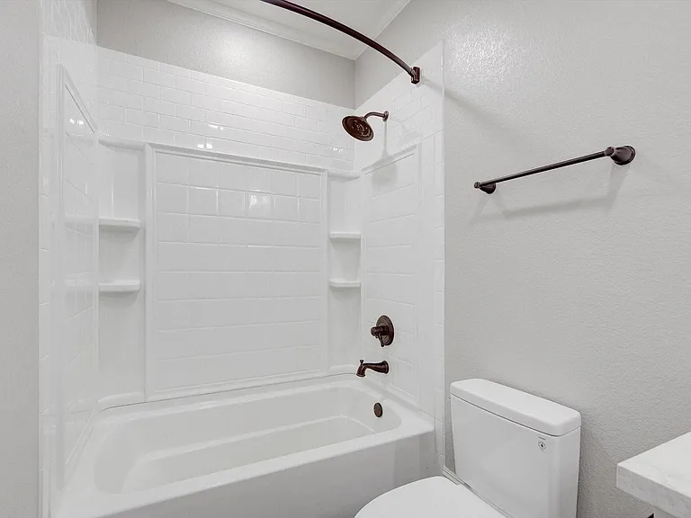 2206 Strand St #302 — Photo 15