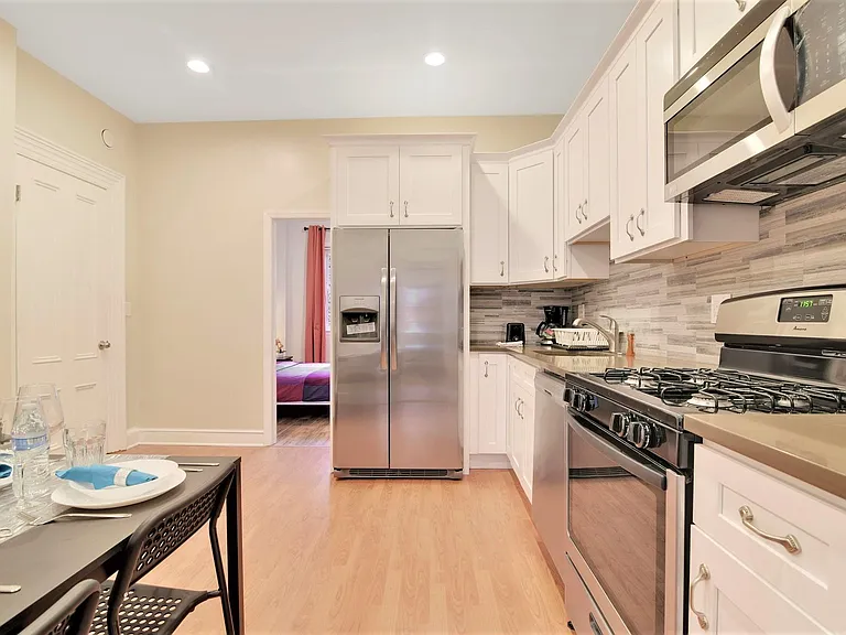 932 Summit Ave #B — Photo 3