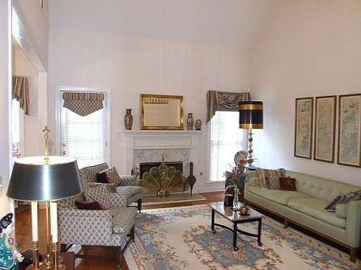 3rd image of 124 Olde Marietta Ct