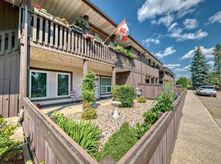 Surrey Gardens, Edmonton, AB T5T 1Z3