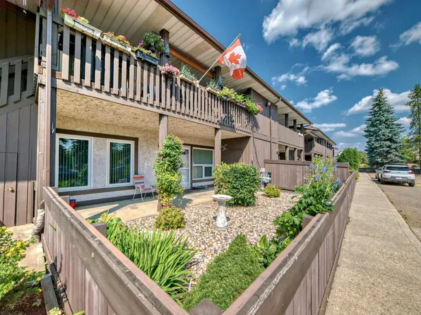 106 Surrey Gdns NW, Edmonton, AB T5T 1Z3