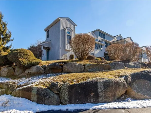 24 Scenic Dr, West Warwick, RI 02893