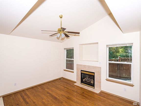 5th image of 1118 NW Redwing Dr