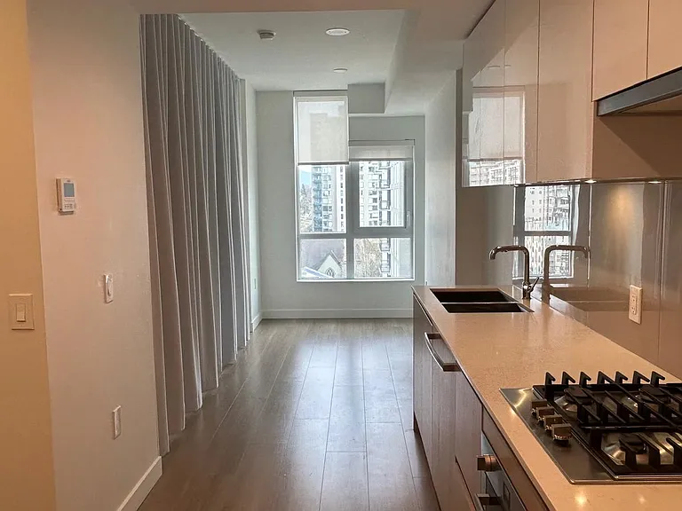 618 Carnarvon St #11XX — Photo 2