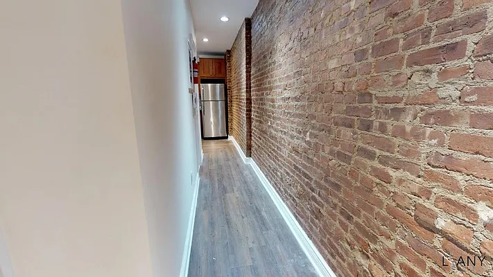 Rented by LandSeair Real Estate Group | media 12