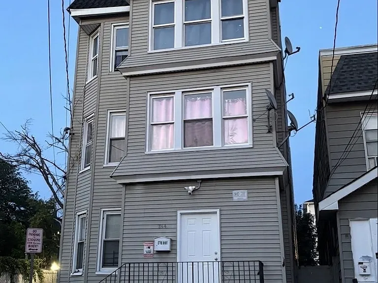 764 S 16th St #3 — Photo 1