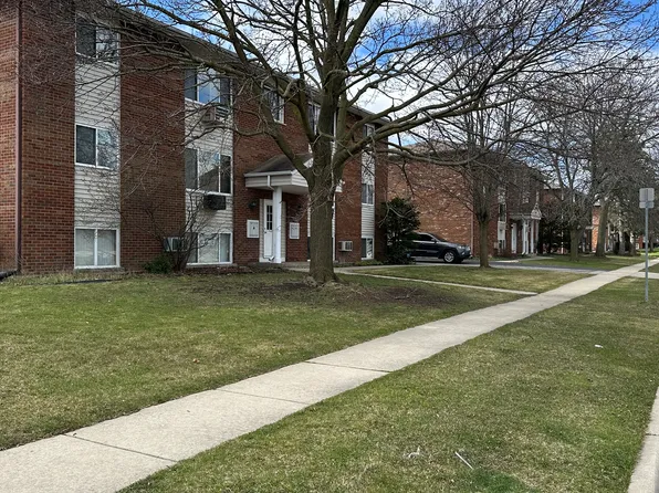 1289 Abbott Dr APT 1, Elgin, IL 60123