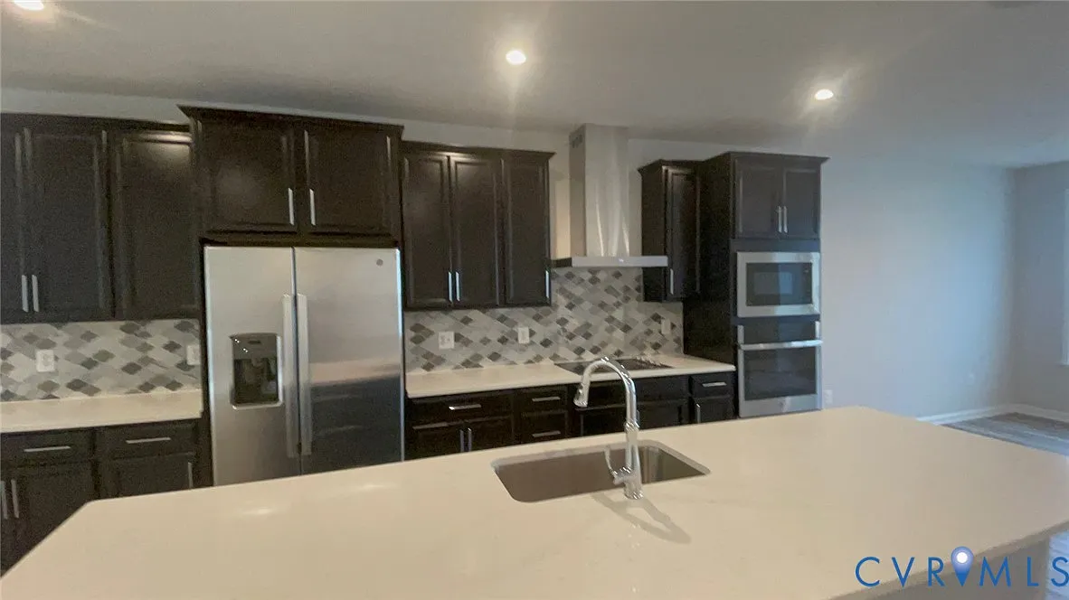 3 bed, 2.5 bath, 2452 sqft, $2,550 — Photo 2