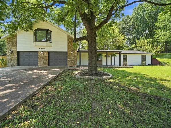 2228 E Huntington Street, Ozark, MO 65721