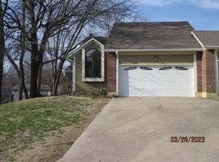 2300 Twin Oaks Dr, Harrisonville, MO 64701